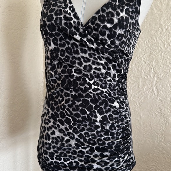 Express Black White Leopard Pattern Crossover Tank Top Blouse - Picture 3 of 9